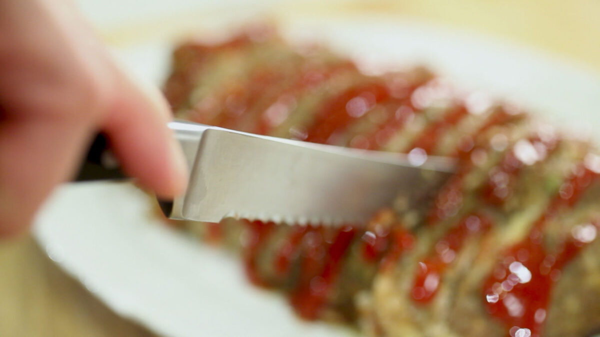 Mom, son and meatloaf Actress Valerie Bertinelli launches new cookbook, Food Network show